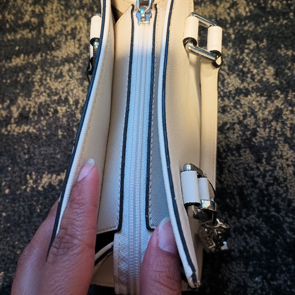 Calvin Klein Cream Floral Women's Bag - Picture 5 of 13